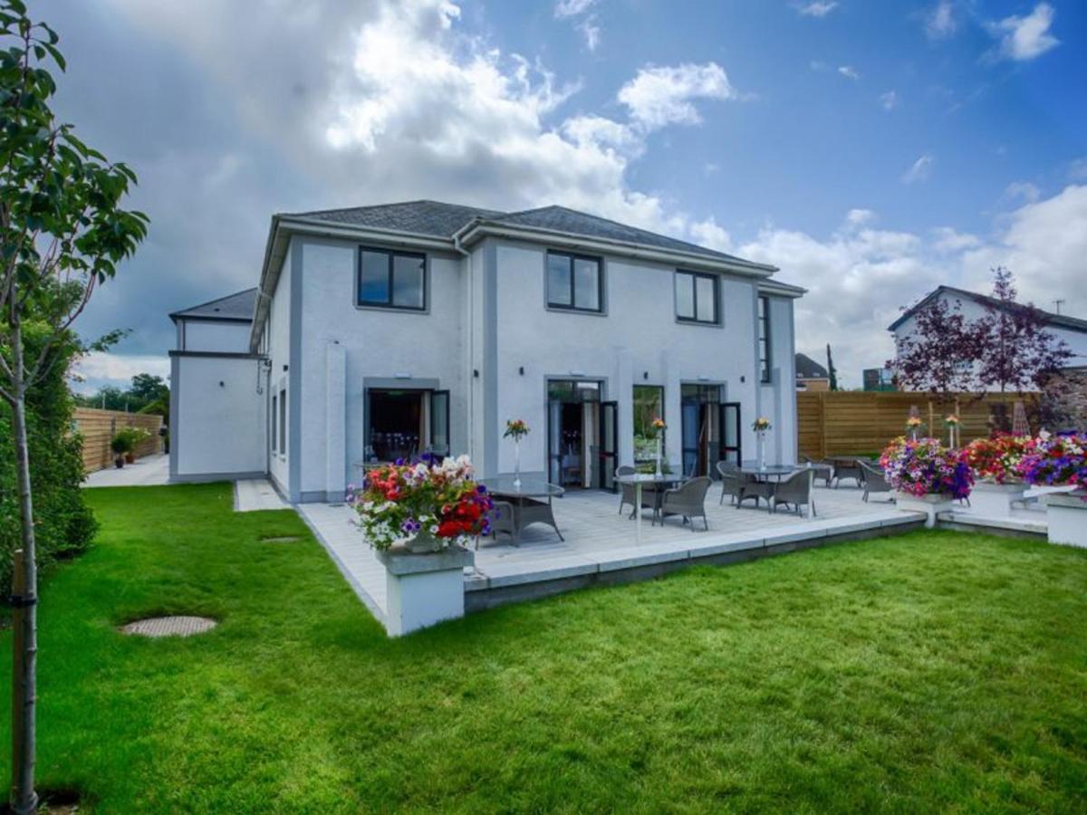 The Village Hotel, Bar And Restaurant Bettystown Exterior foto